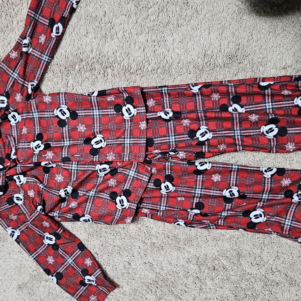 PJ'S